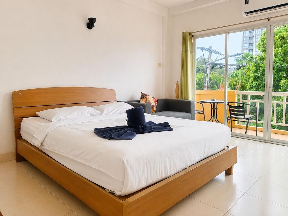 K2 Seaside Suites Room Type - Deluxe Double Room, City View