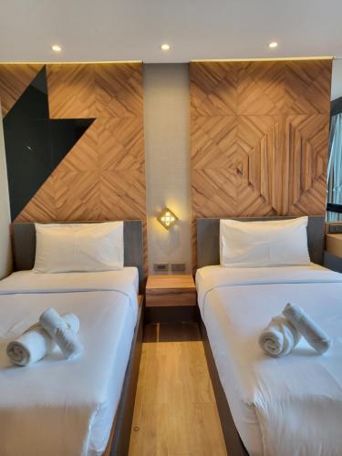 S3 Siam Bangkok Room Type - Superior Twin Room