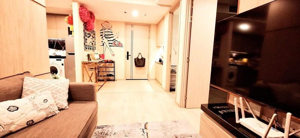 Panora 2-Bedroom Apartment With Sea View - Tap to explore photos