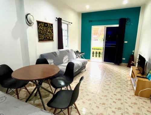 2 bedroom bungalow Nai Harn 4 Resort - Tap to explore photos