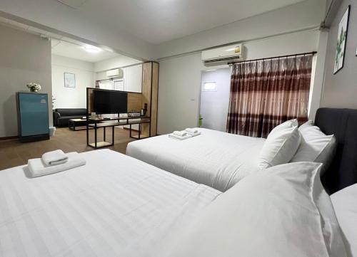 Golden Nest Hotel Suvarnabhumi - Tap to explore photos