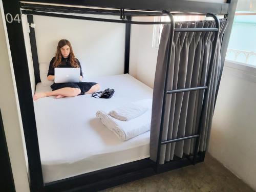 HOLY SHEET Hostel Room Type - Bed in 4-Bed Female Dormitory Room HOLY SHEET Hostel Room Type - Bed in 4-Bed Female Dormitory Room