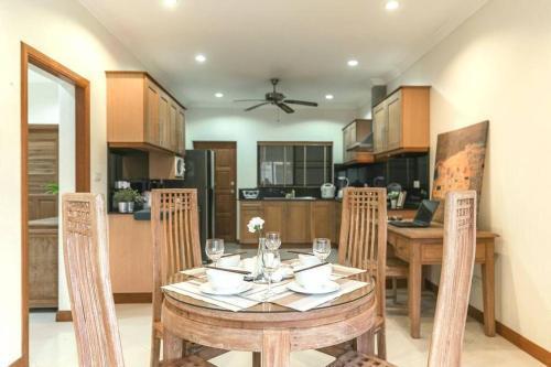 AnB poolvilla 3BR walk private beach in pratamnak - Tap to explore photos