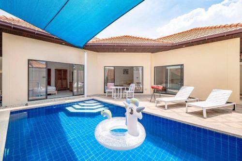 AnB poolvilla 3BR walk private beach in pratamnak