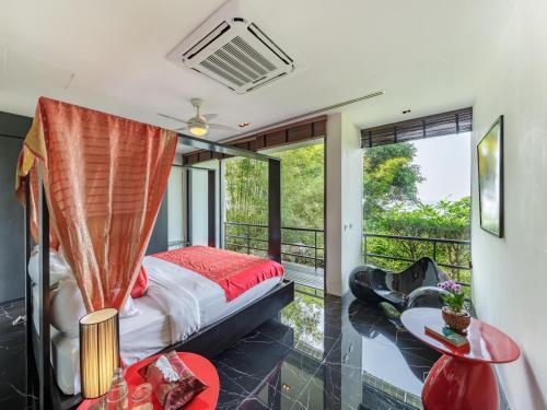 Yin Yangs Villas, Private Oceanfront, Kamala Beach - Tap to explore photos