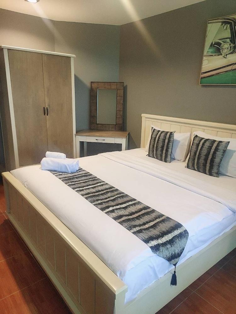 Anandpura Riverside Hotel Room Type - Superior Room - City View