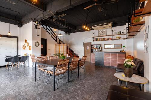 Kata Station Boutique Hotel, Kata Beach - Tap to explore photos