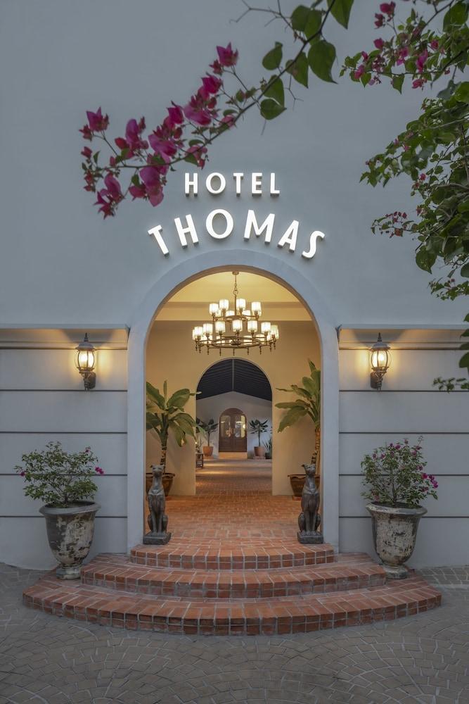 Thomas Bangkok Hotel - Tap to explore photos