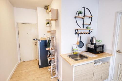 7min BKK airport - free pick up - malls nearby