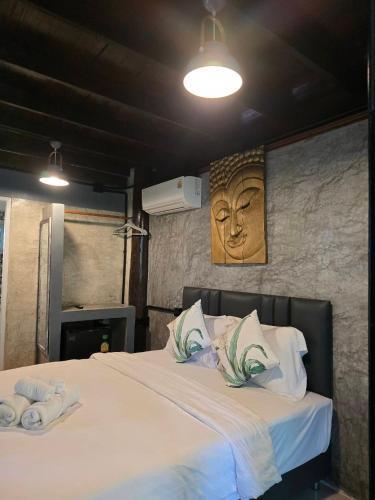 Marin' s Home Room Type - Deluxe Queen Room