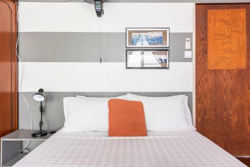 Bang Chak Homestay - Tap to explore photos