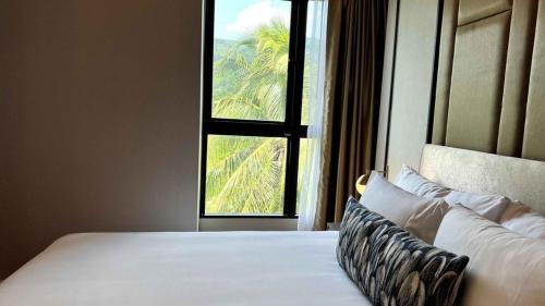 Mida Grande Apartment with Rooftop Pool near Surin Beach - Tap to explore photos