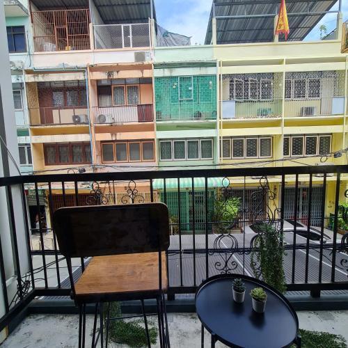 MEEMAW'S House Hostel - Tap to explore photos
