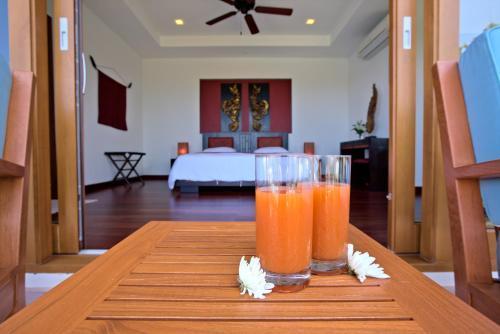 Baan Apsara - Stunning Sea View 3 Bed Pool Villa - Tap to explore photos