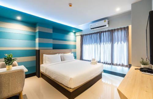 Hi Sotel Victory Monument Room Type - Deluxe King Room