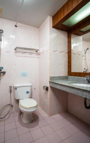 GP House Phuket Patong Beach Room Type - King Room with Pool View