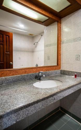 GP House Phuket Patong Beach Room Type - Superior King Room