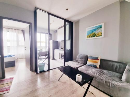 Infinity pool one bedroom apartment - Tap to explore photos