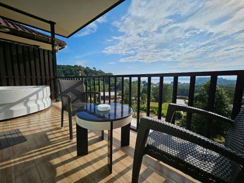 So View Phuket Resort - Tap to explore photos