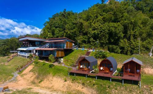 So View Phuket Resort - Tap to explore photos