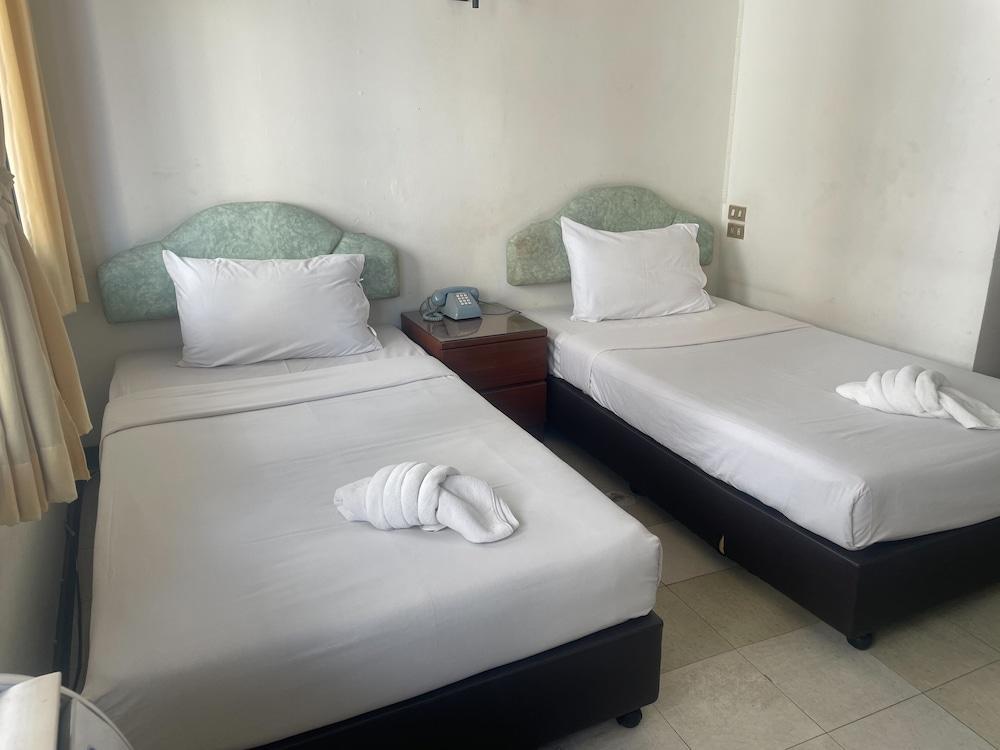 Residence inn Room Type - Deluxe Twin Room, City View