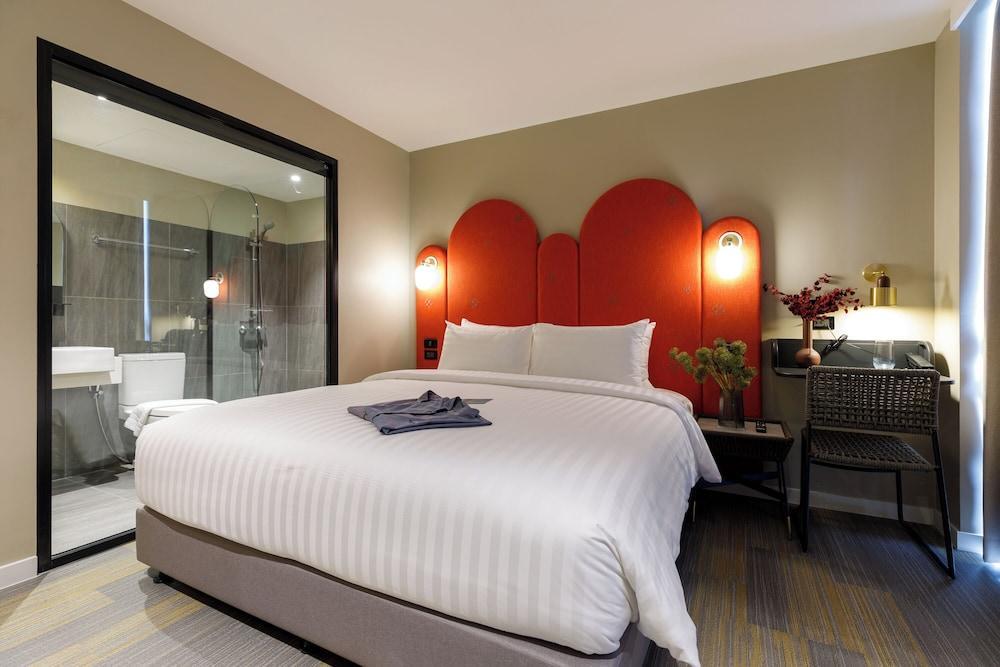 Benjarong hotel Room Type - Standard Double Room