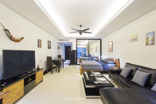 Beautiful Apartment D7 Central Pattaya - Tap to explore photos