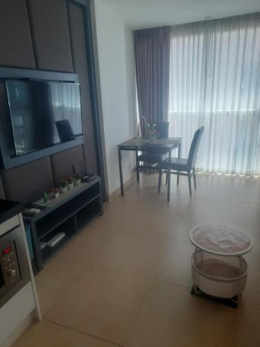 Central Pattaya Apartments - Tap to explore photos