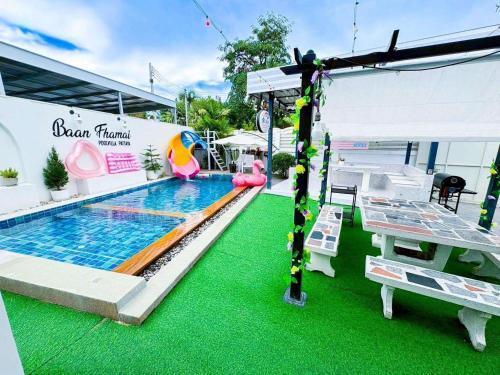 Fhamai Pool Villa Pattaya (บ้านฟ้าใหม่ พูลวิลล่า) - Tap to explore photos