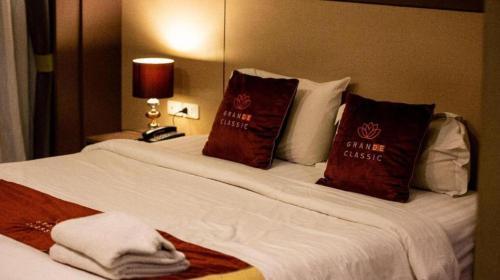 GranDE Classic Pattaya Room Type - Deluxe King Room
