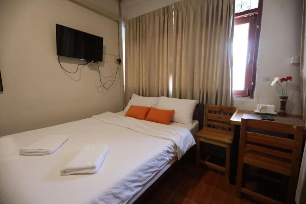 Banana Hostel Donmuang Room Type - Deluxe Double Room
