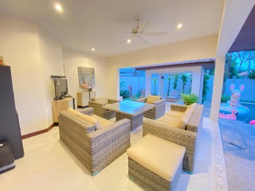 Sunny1 villa Pattaya - Tap to explore photos