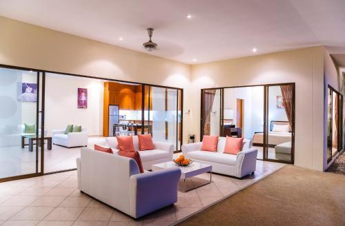 Magic Villas Pattaya - Tap to explore photos