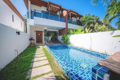 Kamala Beach 3-bedroom villa near Fantasea with high-speed Wi-Fi and private pool