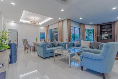Mew villa 3 pattaya - Tap to explore photos