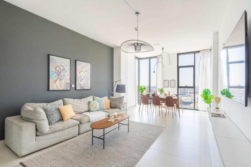 Frank Porter - The Pulse Residences - Tap to explore photos