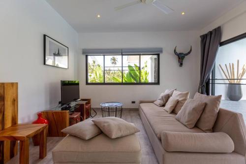 Villa Lotus, 3 Bedrooms, Chaweng Noi - Tap to explore photos