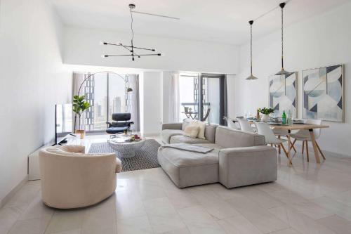 Frank Porter - Cayan Tower Room Type - Apartment