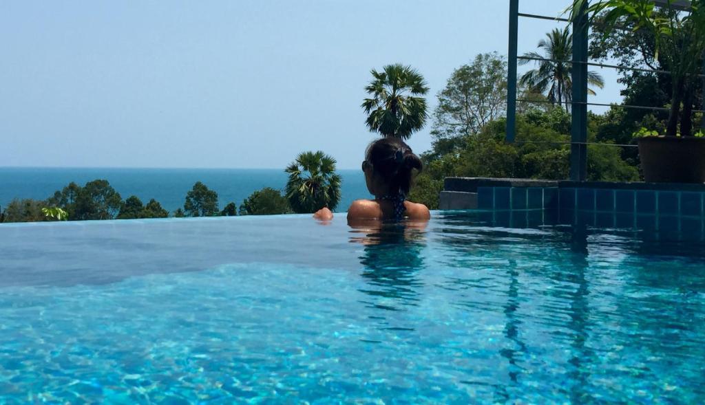 Ko Samui Seaview pool villa Seren with car - Tap to explore photos