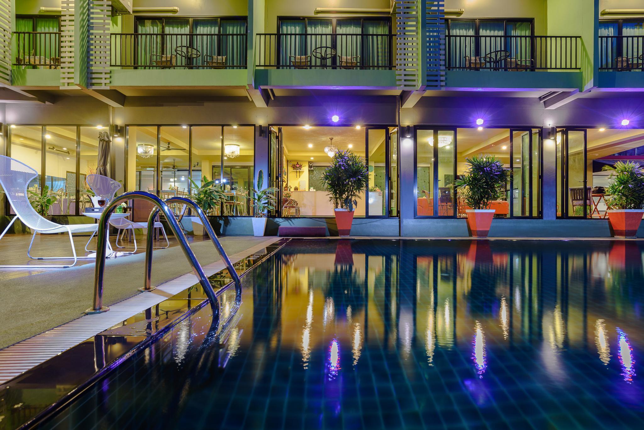Stay Resort Pattaya - Tap to explore photos