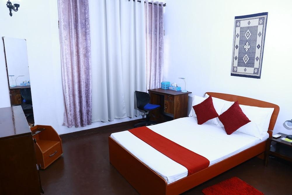 Oasis Colombo Room Type - Deluxe Double Room