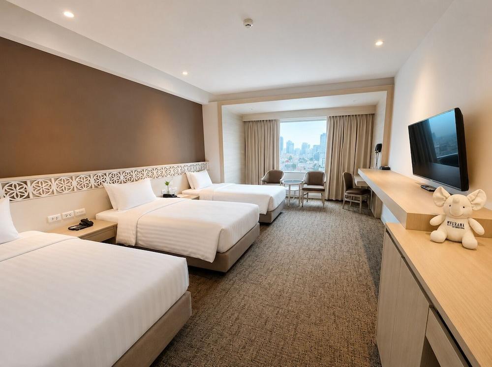 FuramaXclusive Pratunam Park Hotel Room Type - Triple Room with City View