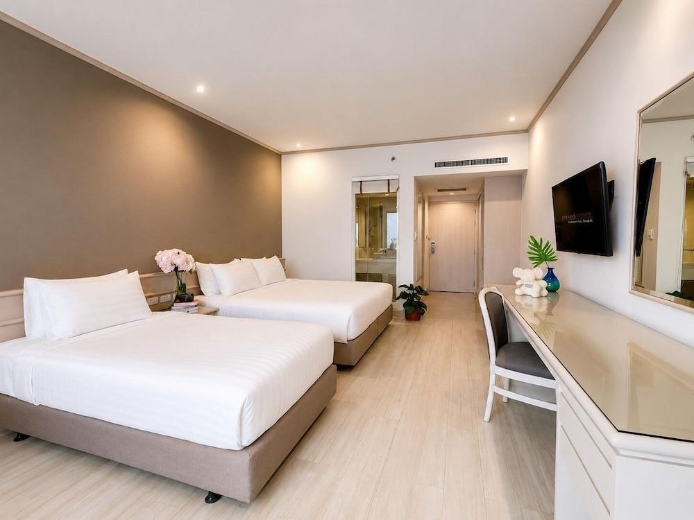 FuramaXclusive Pratunam Park Hotel Room Type - Triple Room with City View