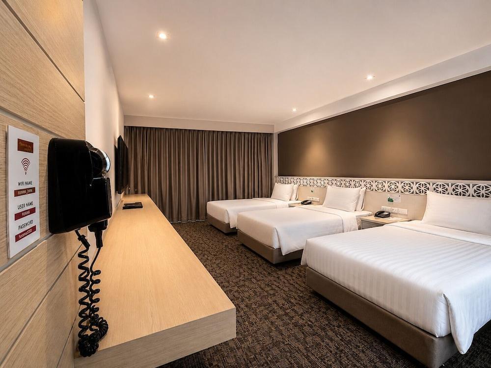 FuramaXclusive Pratunam Park Hotel - Tap to explore photos