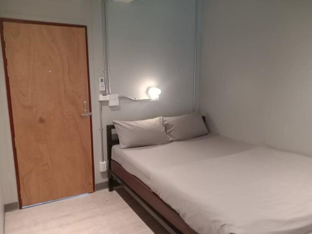 BED STATION HOSTEL KHAOSAN Room Type - Private Room Shared Bathroom