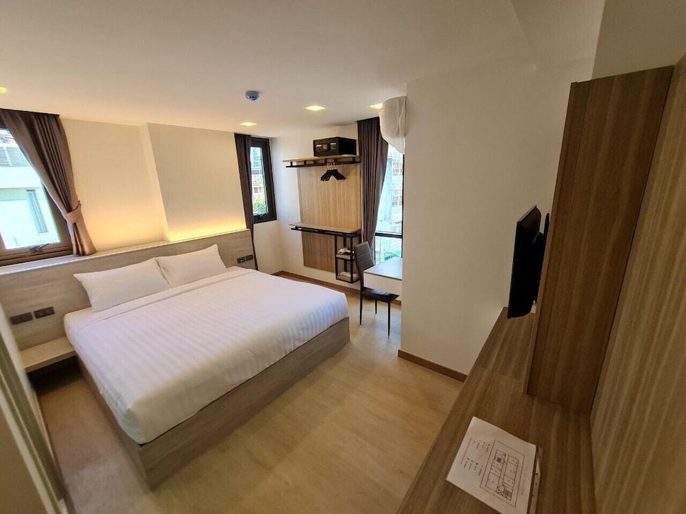 Thana Wisut Hotel Room Type - Deluxe Double Room