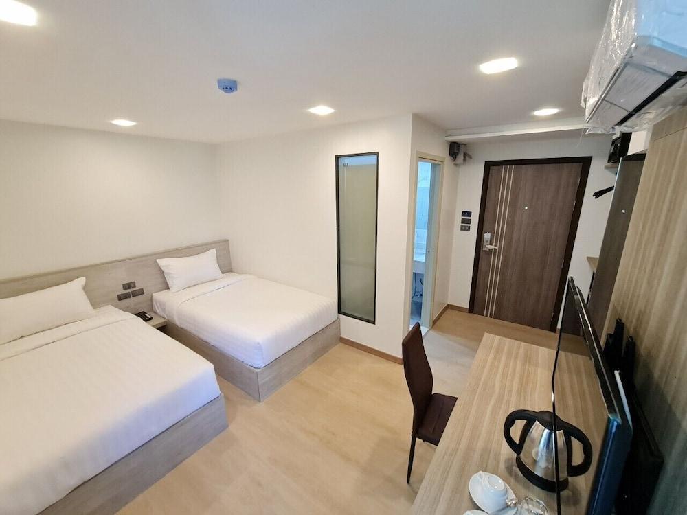 Thana Wisut Hotel Room Type - Standard Twin Room