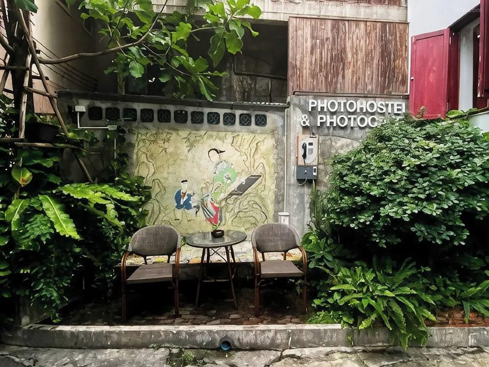 Photohostel - Tap to explore photos