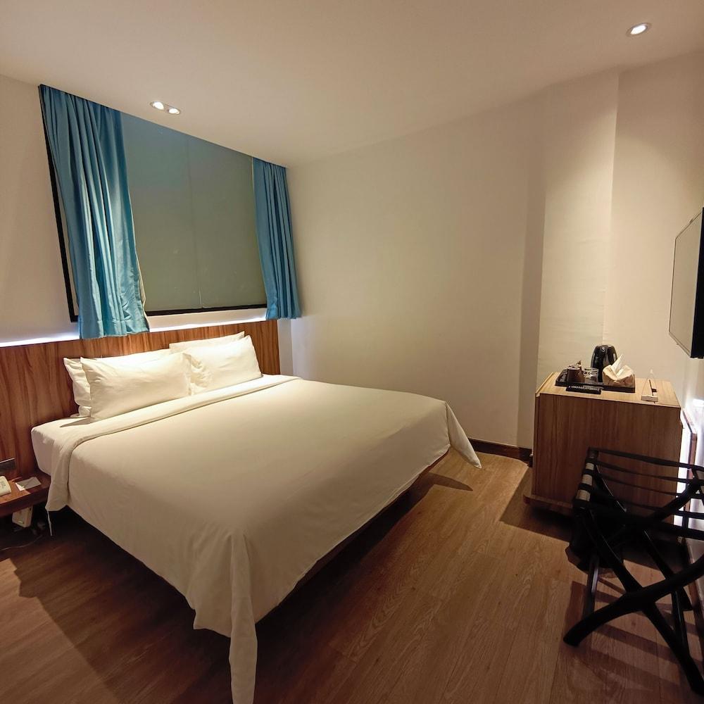 Uno Express Room Type - Standard Double Room
