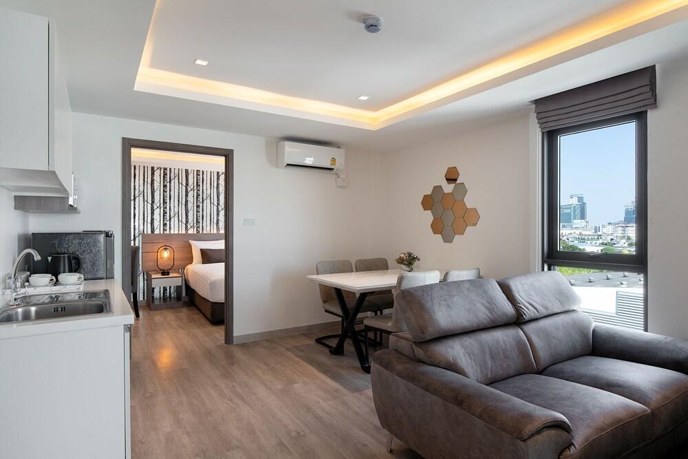 Orion Hotel & Residence Room Type - Family Quadruple Room
